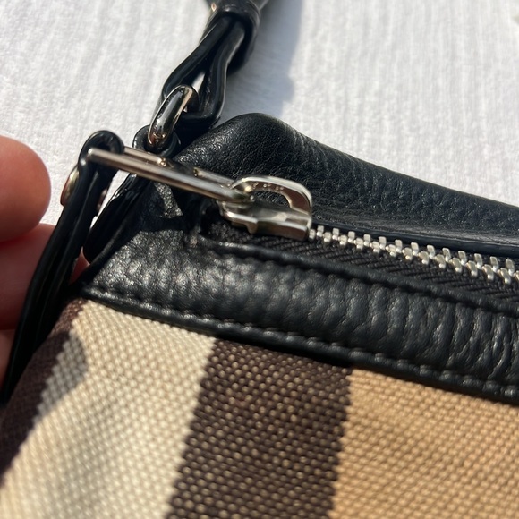 Burrberry Small Farley' Canvas Check & Leather Clutch Bag.❤️ - Picture 11 of 16